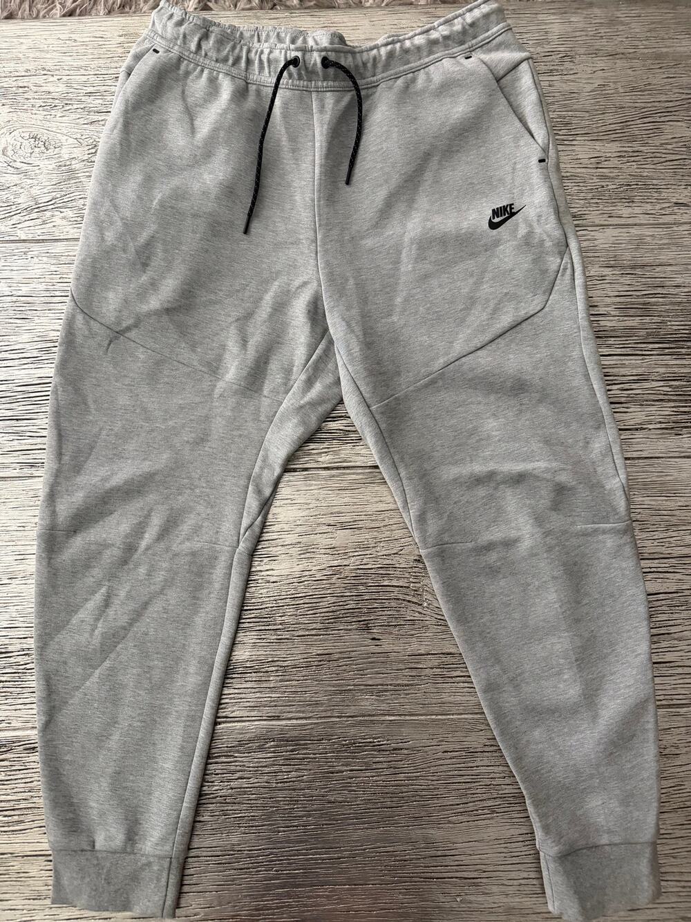 Nike men’s size XL' Grey Fleece Jogger Bottoms. Never worn!
